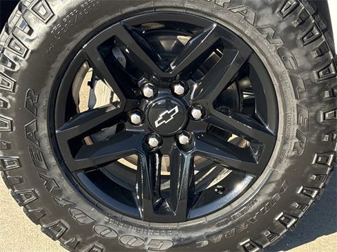 Certified 2022 Chevrolet Silverado 1500 LT Trail Boss w/ Convenience Package II image 11