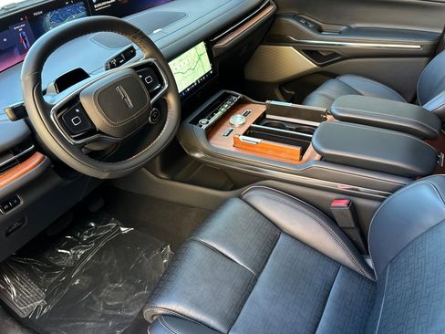 New 2025 Lincoln Navigator Black Label image 9