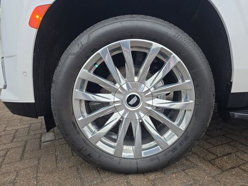 Used 2021 Cadillac Escalade Premium Luxury image 11