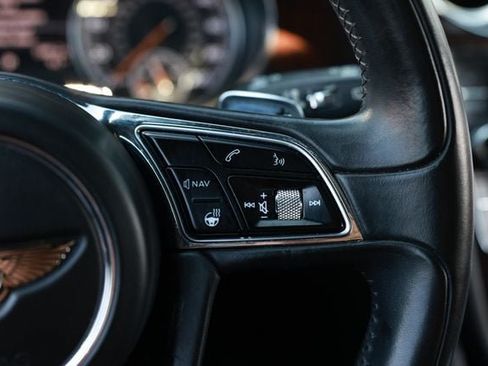 Used 2018 Bentley Bentayga AWD/4WD image 36