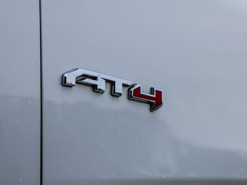 Used 2022 GMC Yukon AT4 AWD/4WD image 4