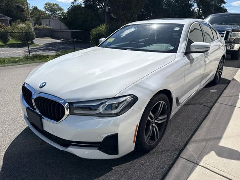 Certified 2022 BMW 530i xDrive w/ Convenience Package image 7