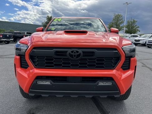 Used 2024 Toyota Tacoma TRD Sport w/ TRD Sport Upgrade Package AWD/4WD image 14