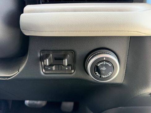 New 2026 Lincoln Navigator L Reserve AWD/4WD image 28