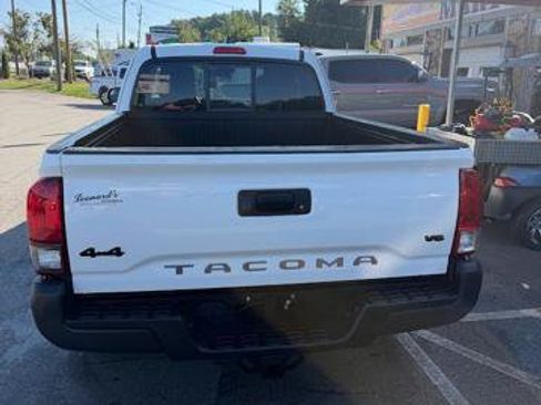 Used 2019 Toyota Tacoma SR w/ SR Convenience Package AWD/4WD image 5