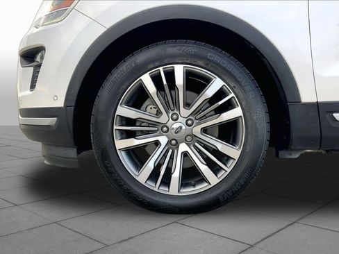 Used 2019 Ford Explorer Platinum AWD/4WD image 11