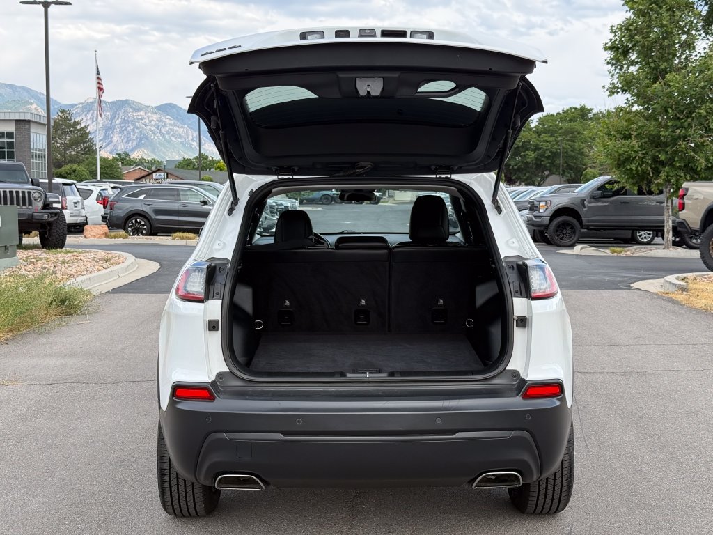 Used 2020 Jeep Cherokee Latitude Plus AWD/4WD image 12
