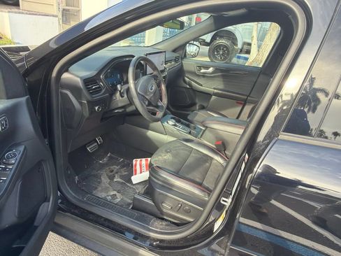 Used 2023 Ford Escape ST-Line Select w/ Tech Pack #2 AWD/4WD image 2