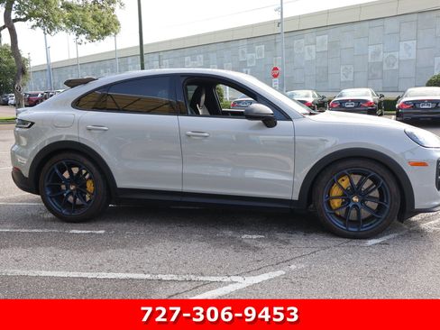 Used 2024 Porsche Cayenne Turbo GT AWD/4WD image 10