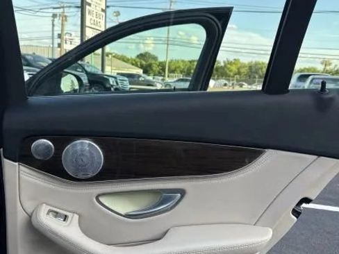 Used 2015 Mercedes-Benz C 300 4MATIC Sedan image 22