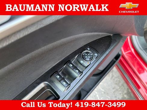 Used 2017 Ford Fusion SE w/ Fusion SE Technology Package FWD image 18