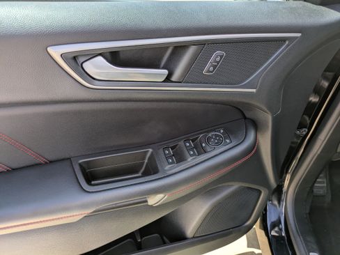 Used 2021 Ford Edge ST-Line image 10
