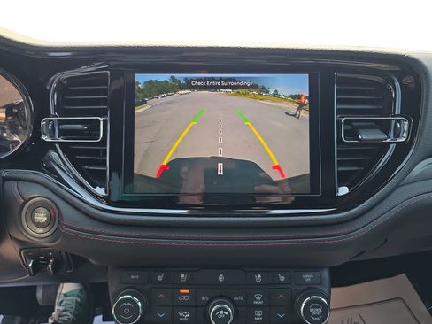 Used 2024 Dodge Durango GT RWD image 23
