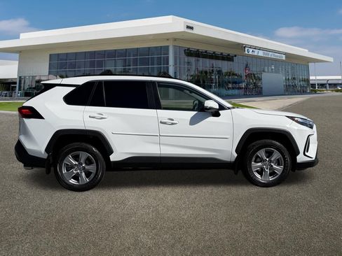 Used 2024 Toyota RAV4 XLE w/ Convenience Package FWD image 11