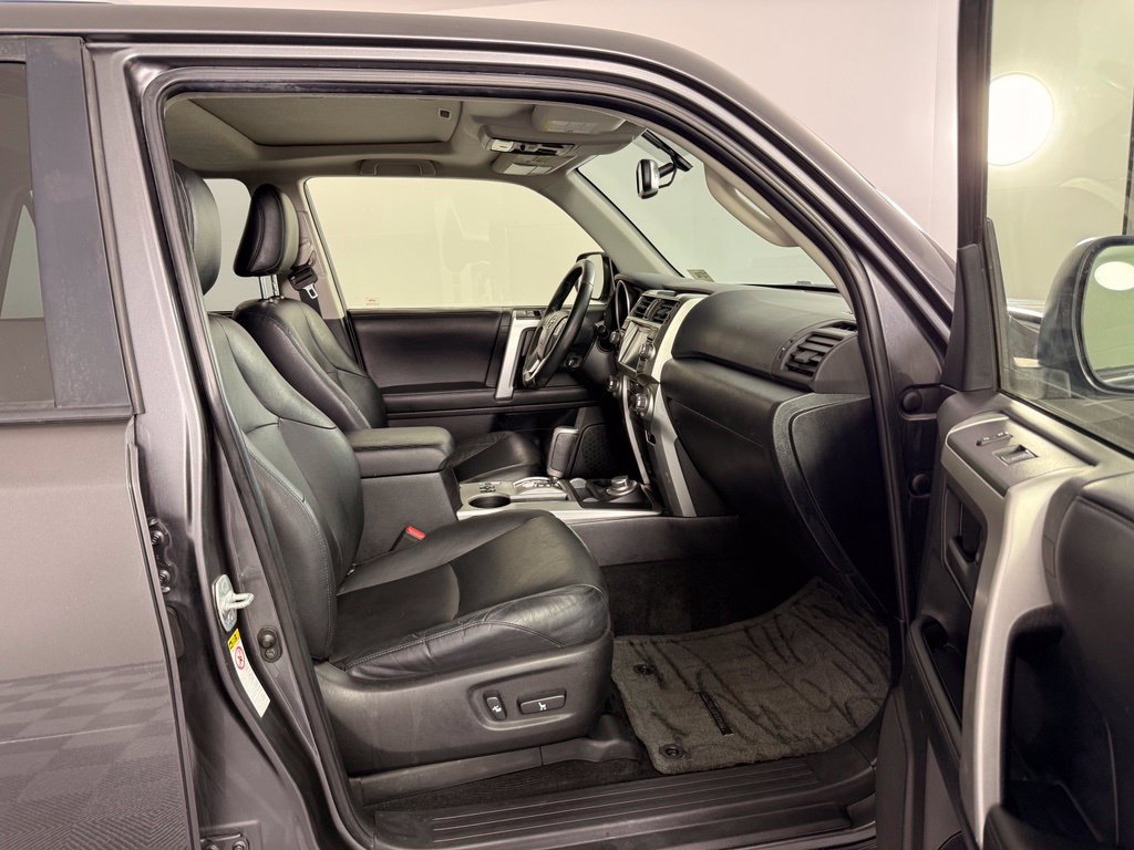 Used 2013 Toyota 4Runner Limited AWD/4WD image 19