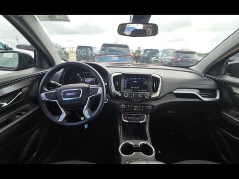 Used 2024 GMC Terrain SLE w/ Driver Convenience Package FWD image 6