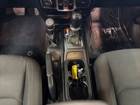Used 2022 Jeep Wrangler Unlimited Sport image 21