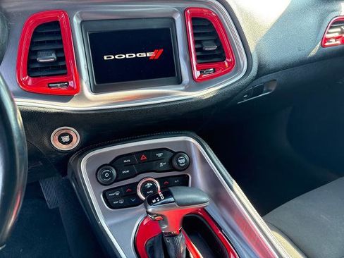 Used 2019 Dodge Challenger SXT image 11