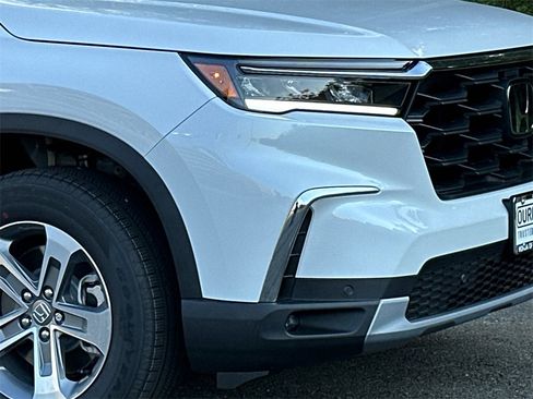 New 2025 Honda Pilot EX-L image 4