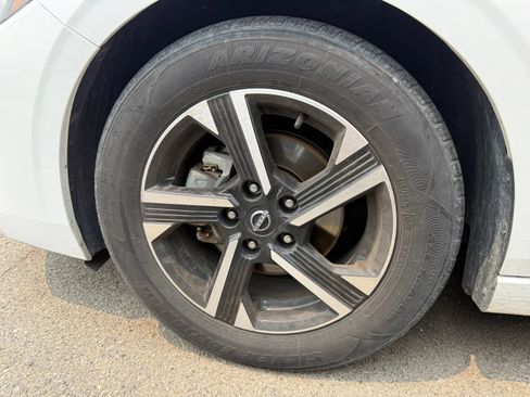 Used 2024 Nissan Sentra SV FWD image 7