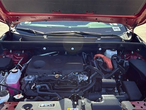 Certified 2025 Toyota RAV4 LE image 41