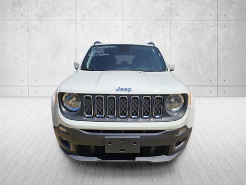 Used 2018 Jeep Renegade Latitude FWD image 5