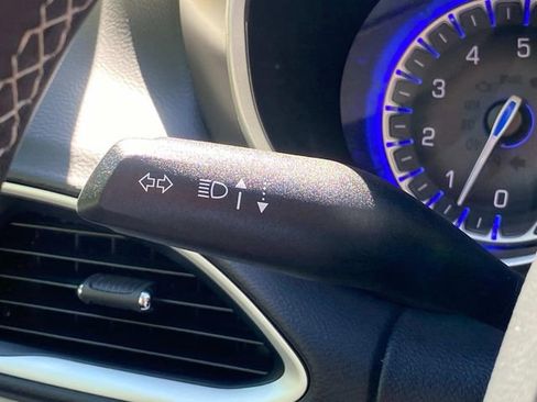 Used 2024 Chrysler Pacifica Touring-L FWD image 23