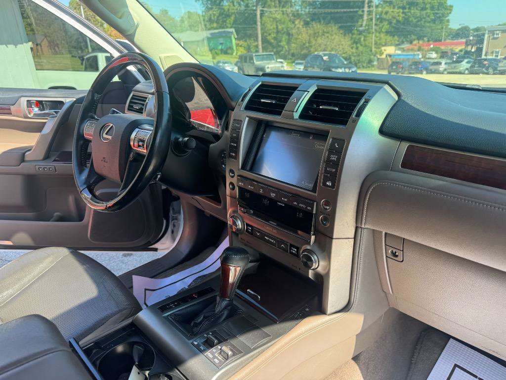 Used 2017 Lexus GX 460 Premium w/ Premium Package AWD/4WD image 35