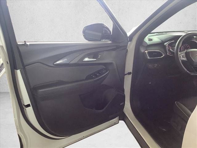 Used 2023 Chevrolet TrailBlazer RS w/ Technology Package FWD image 15