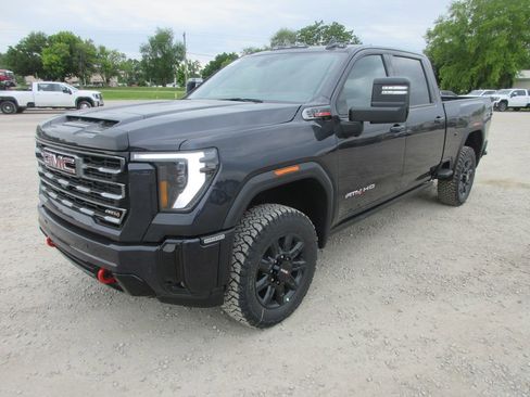 New 2026 GMC Sierra 2500 AT4 w/ AT4 Premium Plus Package AWD/4WD image 11