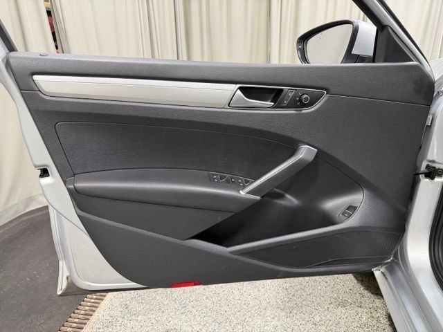 Used 2016 Volkswagen Passat 1.8T S FWD image 16