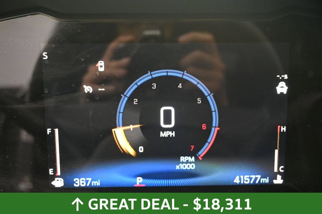 Used 2025 Chevrolet Trax LT FWD image 23