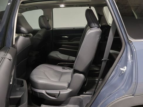 Used 2024 Toyota Grand Highlander AWD image 18