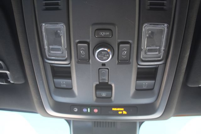 Used 2025 GMC Yukon Denali w/ Denali Reserve Package AWD/4WD image 36