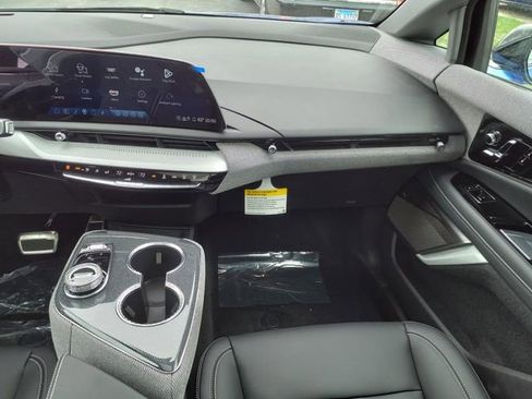 New 2025 Cadillac Optiq Luxury 1 image 16