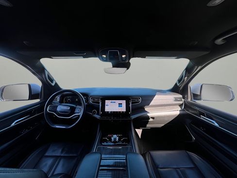 Used 2022 Jeep Wagoneer Series III image 32