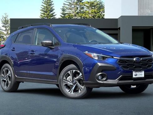 Used 2025 Subaru Crosstrek 2.5i Premium AWD/4WD image 2