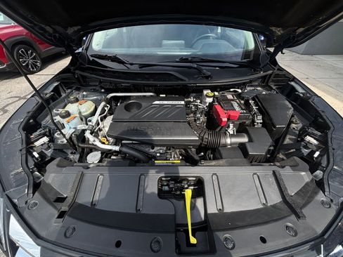 Used 2025 Nissan Rogue SV FWD image 34