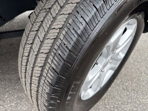 Used 2023 Jeep Wrangler Sport S image 7