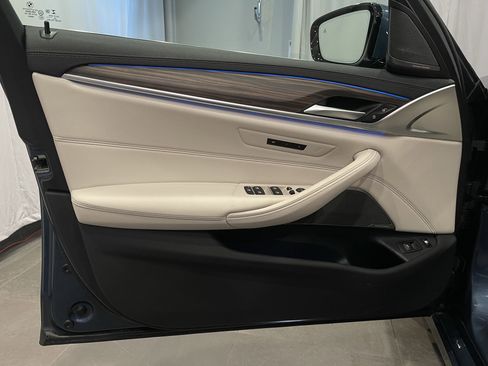 Certified 2023 BMW 530e xDrive 530e xDrive w/ Premium Package image 12