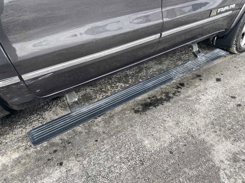 Used 2019 RAM 1500 Limited image 40