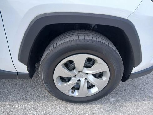 Used 2021 Toyota RAV4 LE FWD image 19