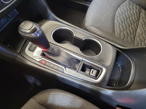 Used 2020 Chevrolet Equinox LT w/ Driver Convenience Package image 26