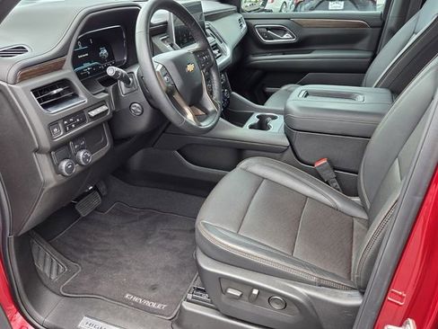 Used 2024 Chevrolet Suburban High Country RWD image 10