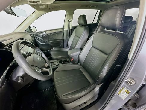 Used 2023 Volkswagen Tiguan SE AWD/4WD image 22