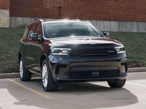 Used 2024 Dodge Durango GT image 2