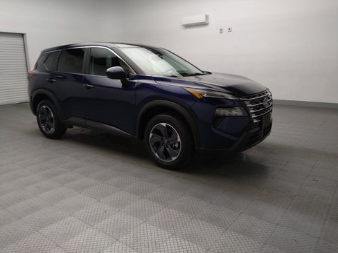 Used 2024 Nissan Rogue SV image 13