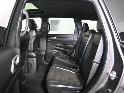 Used 2021 Jeep Grand Cherokee Laredo X image 17