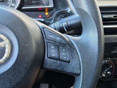 Used 2015 MAZDA MAZDA3 i Sport image 18