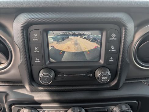 Used 2020 Jeep Wrangler Sport image 28